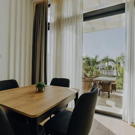 Modern Beachfront Getaway Αμμόχωστος
