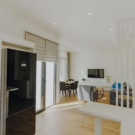 Modern Beachfront Getaway Lägenhet *