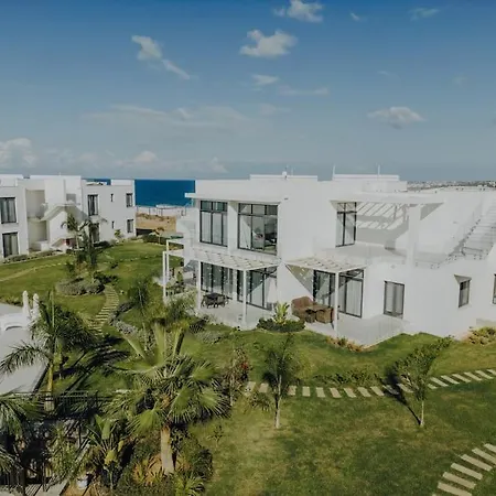 Modern Beachfront Getaway Apartamento *